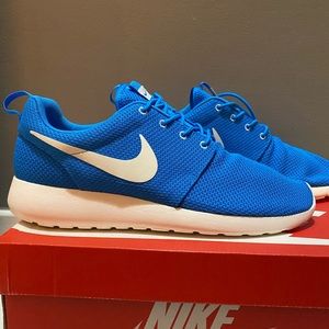 NIKE ROSHE RUN SIZE 11